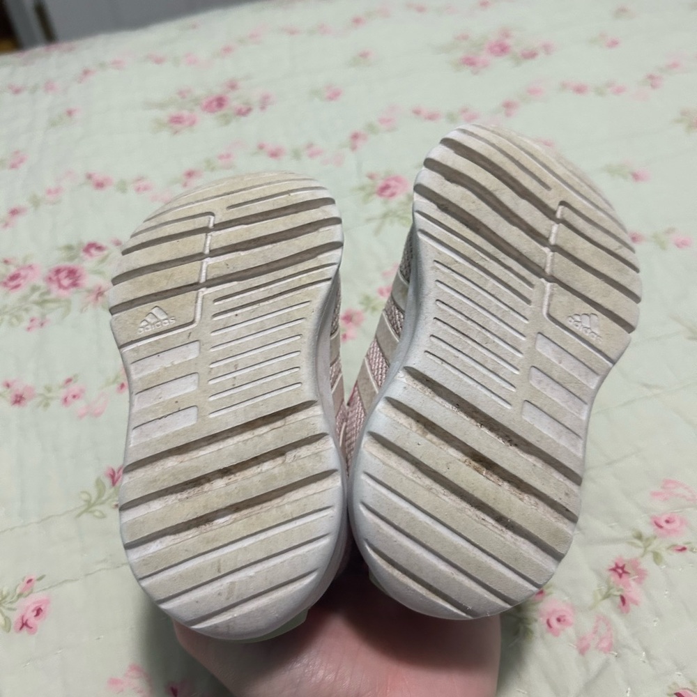 Adidas shoes size 5K - Picture 5 of 8